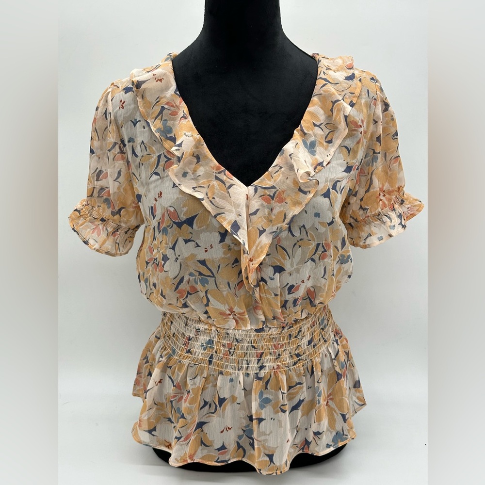 NWT Everleigh Blouse Floral Ruffles and Gathered Waist Short Sleeve.